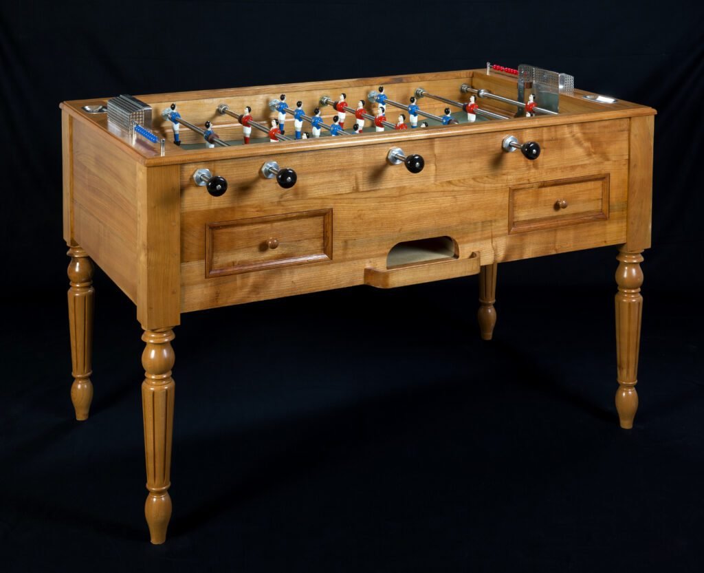 Baby foot style Louis Philippe