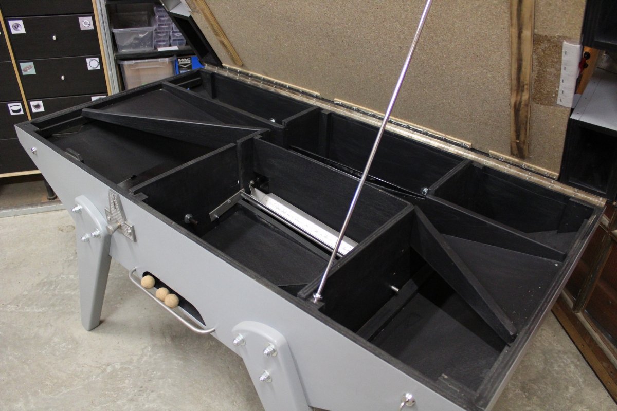 Rénovation-baby-foot-Monzini